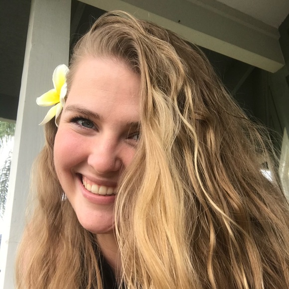 Meet your Posher, Joy - Picture 3 of 10